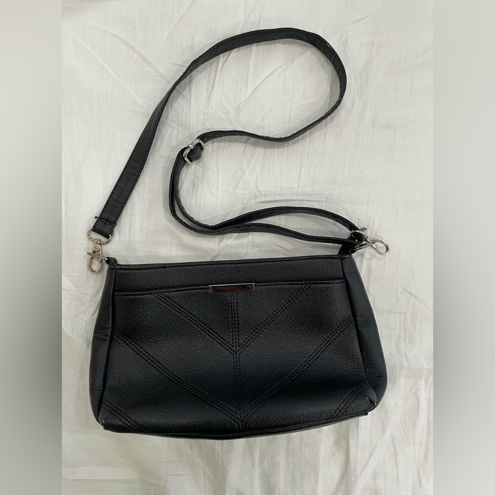 Elegant Black Cross Body Bag - Picture 1 of 16